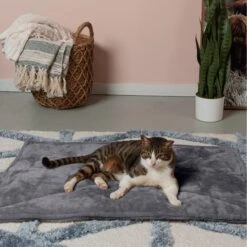 FurHaven ThermaNAP Faux Fur Self-Warming Dog & Cat Mat