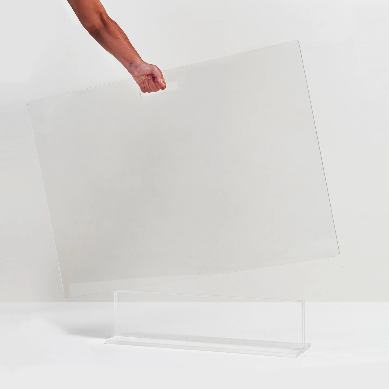 Hiddin Clear View Panel Freestanding Dog Gate 6 Hiddin Clear View Panel Freestanding Dog Gate - Image 6