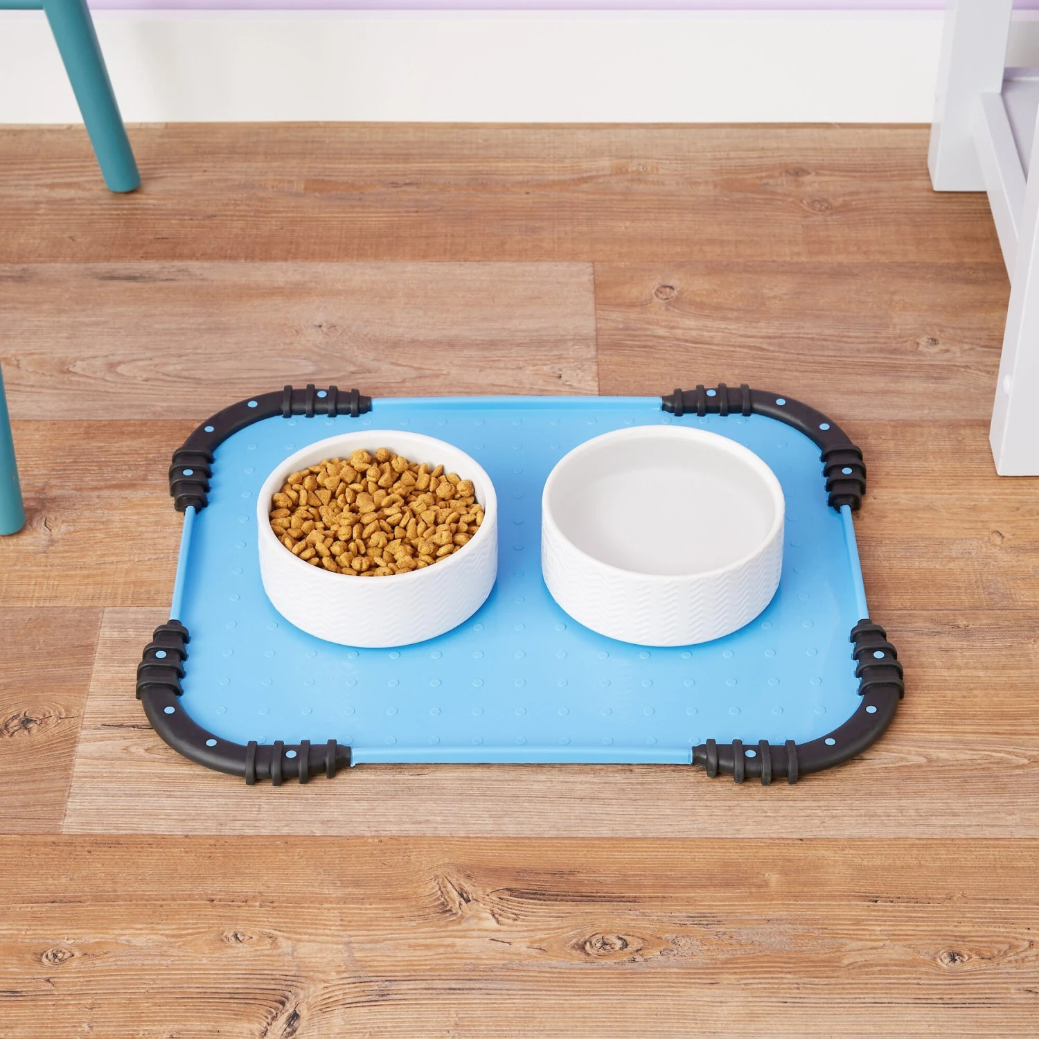 JW Pet Stay In Place Mat For Dogs & Cats, Color Varies 2 JW Pet Stay In Place Mat For Dogs & Cats, Color Varies - Image 2